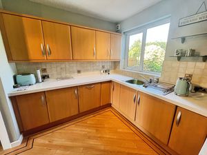 Kitchen- click for photo gallery
